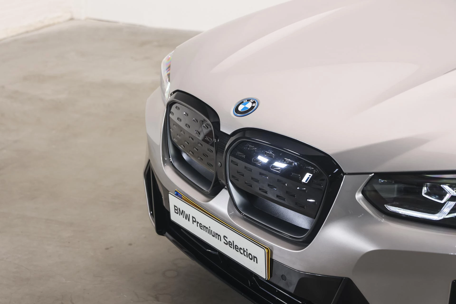 Hoofdafbeelding BMW iX3