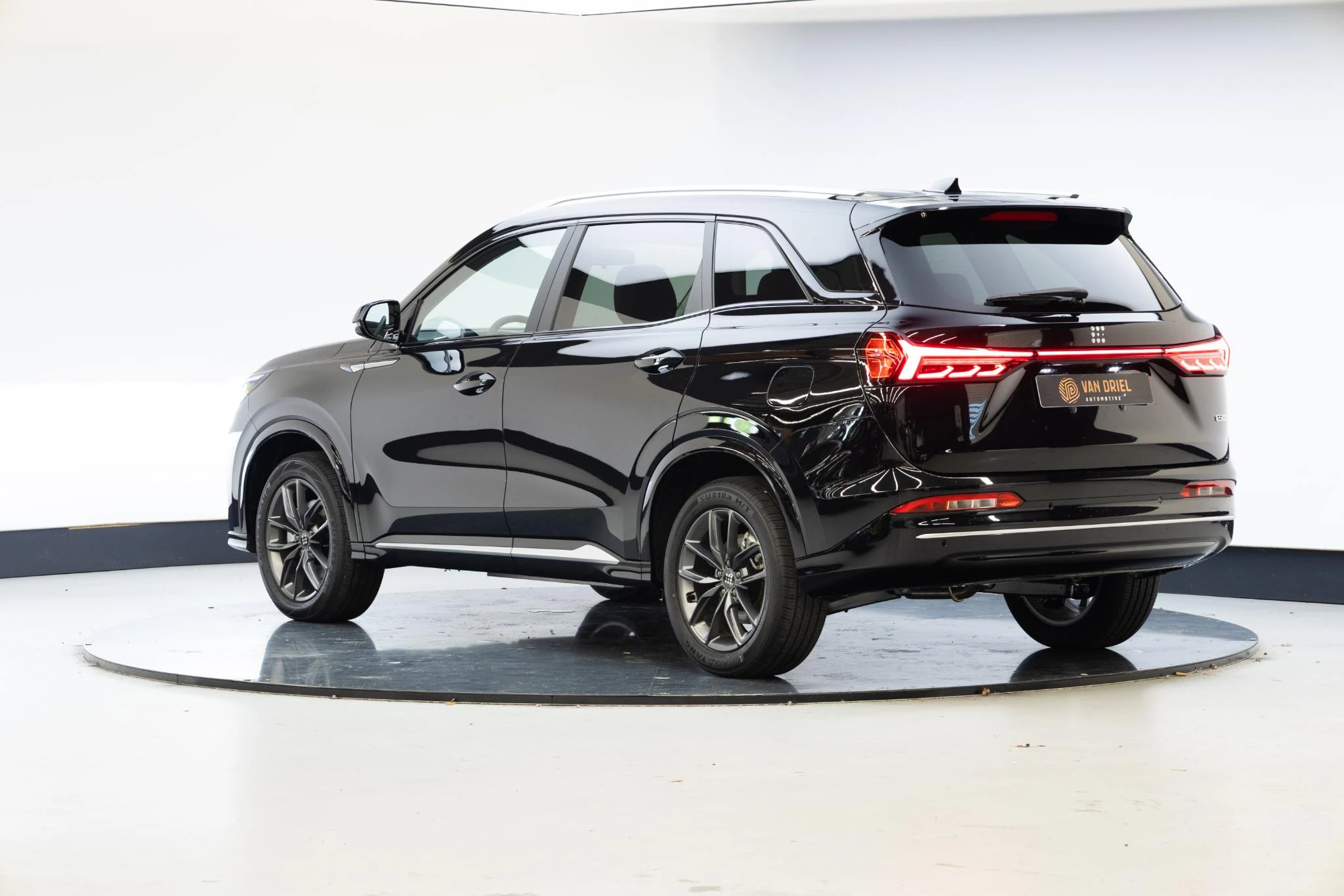 Hoofdafbeelding DFSK E5 PHEV
