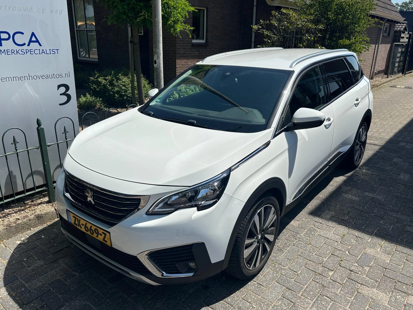 Hoofdafbeelding Peugeot 5008