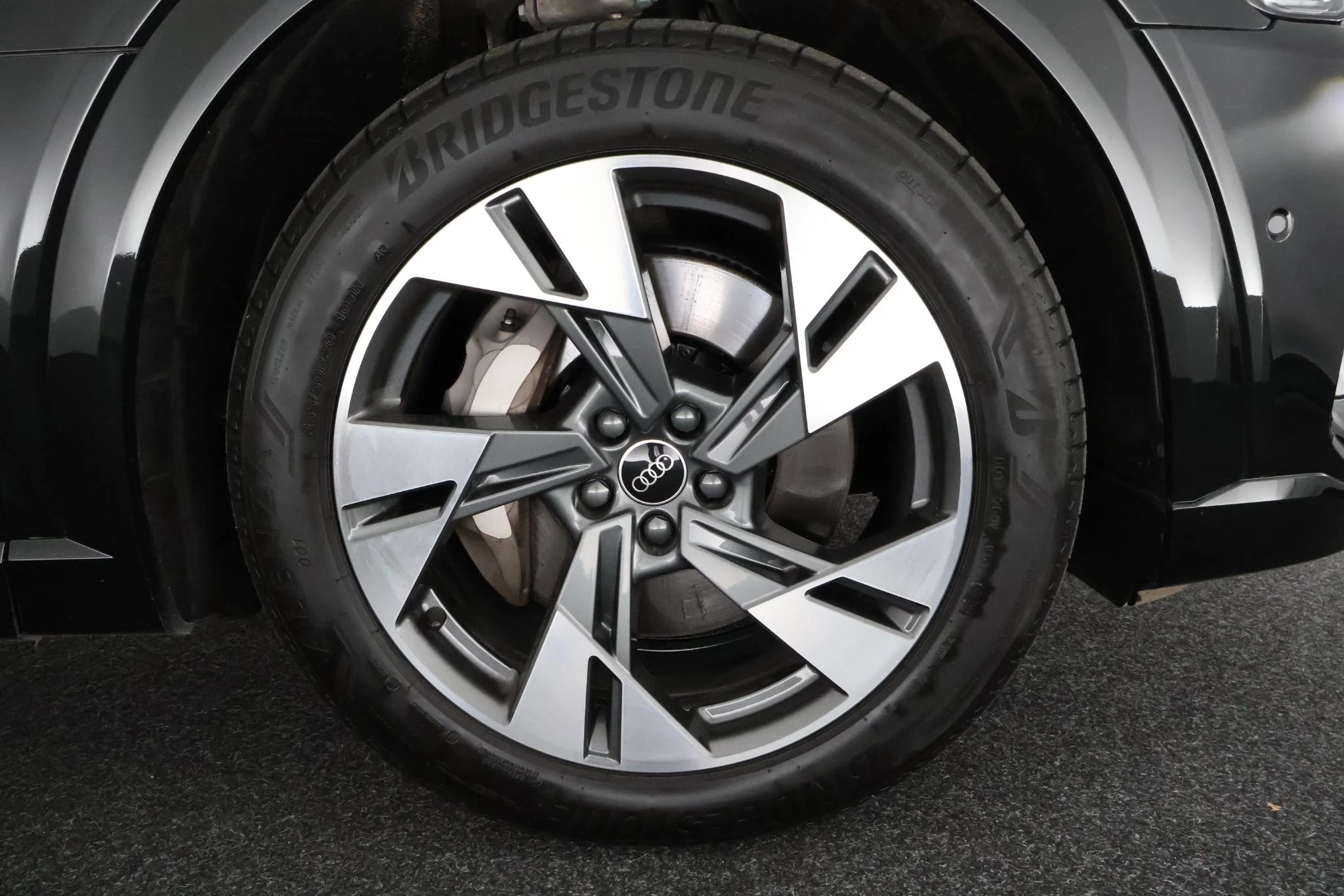 Hoofdafbeelding Audi e-tron