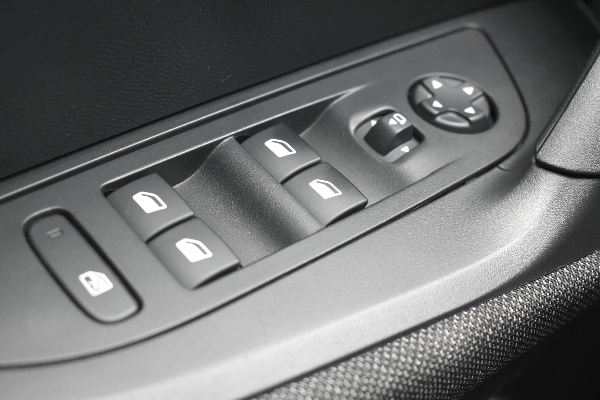 Hoofdafbeelding Peugeot e-2008