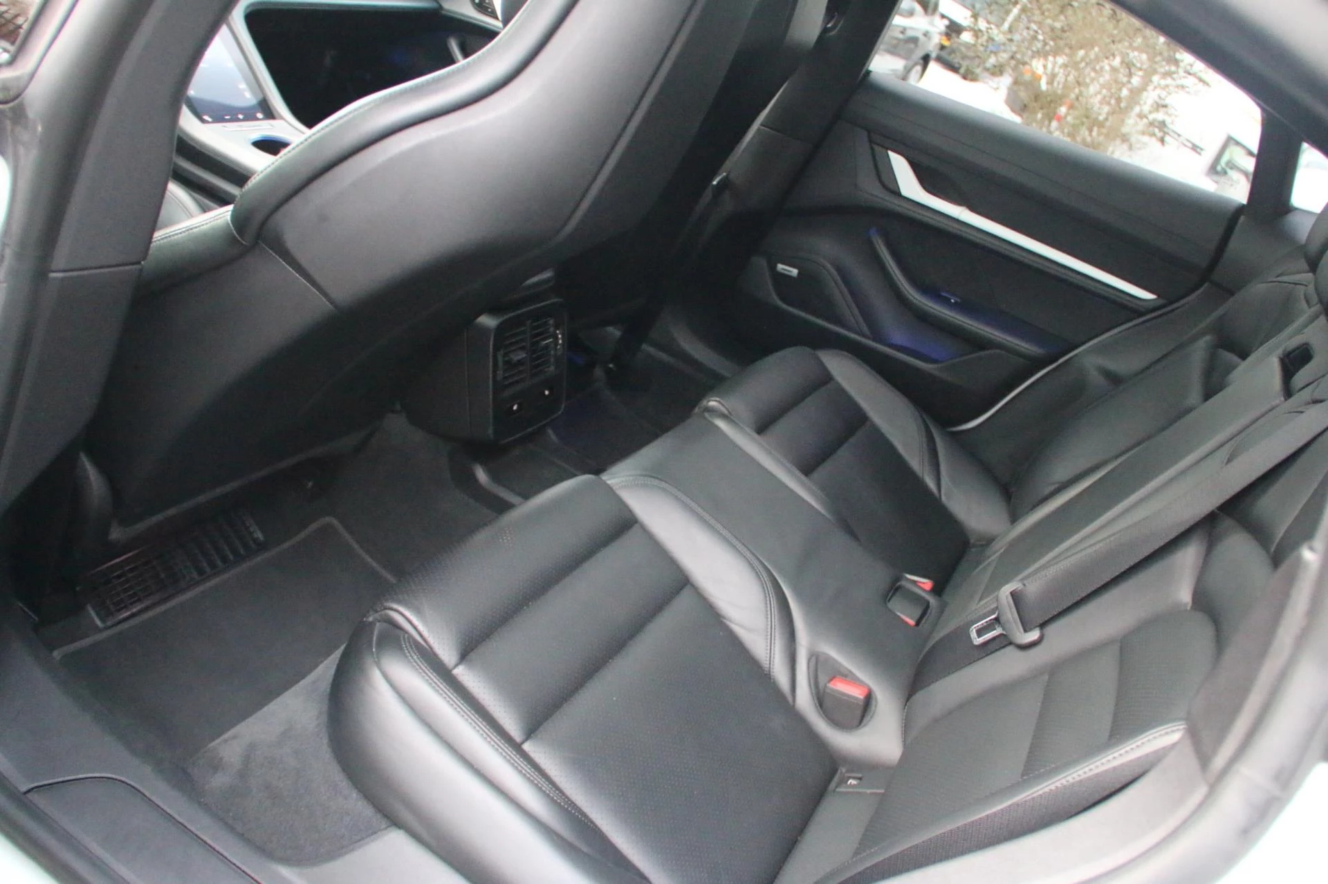 Hoofdafbeelding Porsche Taycan