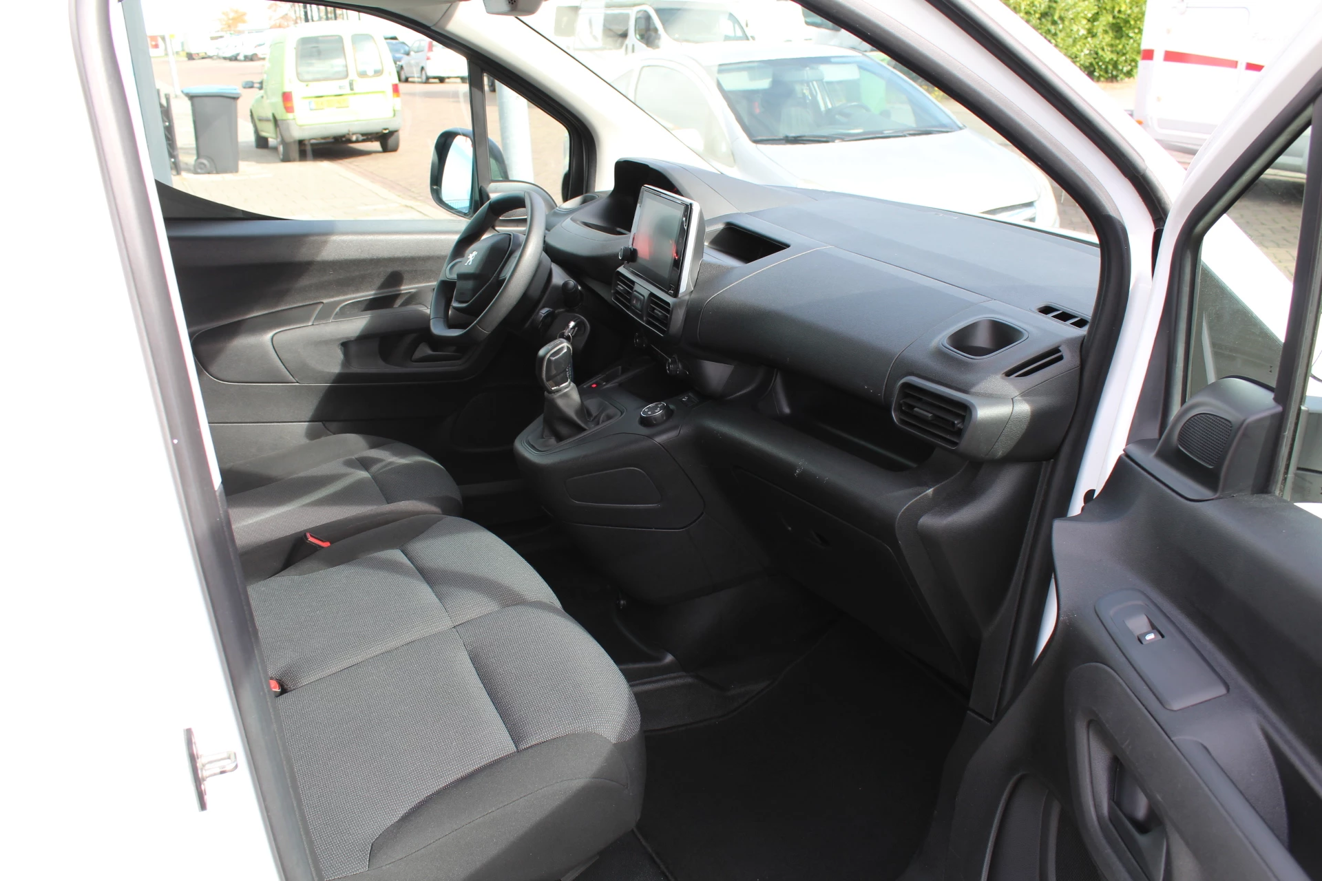 Hoofdafbeelding Peugeot Partner