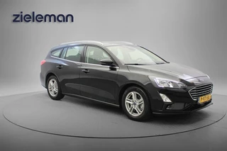 Ford Focus Wagon 1.0 EcoBoost Hybrid Trend Edition Business - Carplay, Camera, Cruise