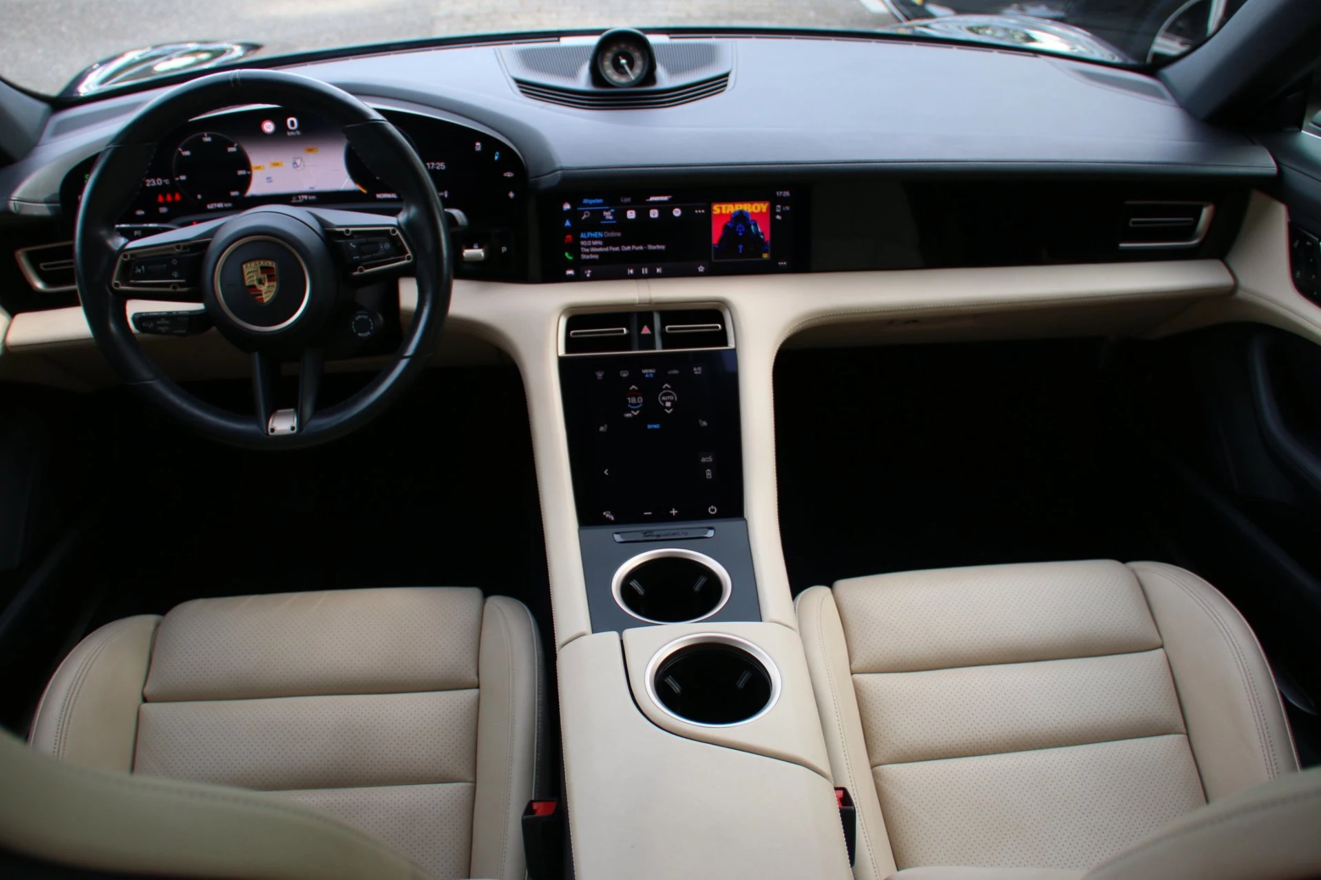 Hoofdafbeelding Porsche Taycan