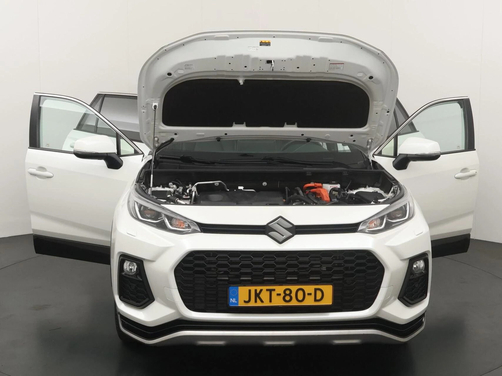 Hoofdafbeelding Suzuki Across