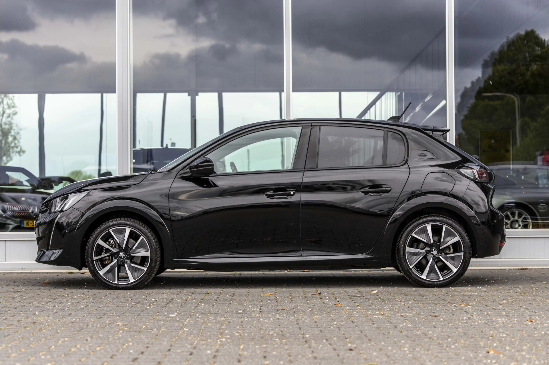 Hoofdafbeelding Peugeot e-208