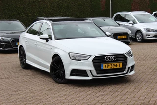 Audi A3 Limousine 35 TFSI CoD Sport S Line Edition / Panoramadak / Virtual Cockpit / Half leder / Navigatie / 18'' / Stoelverwarming / DAB / Cruise Control