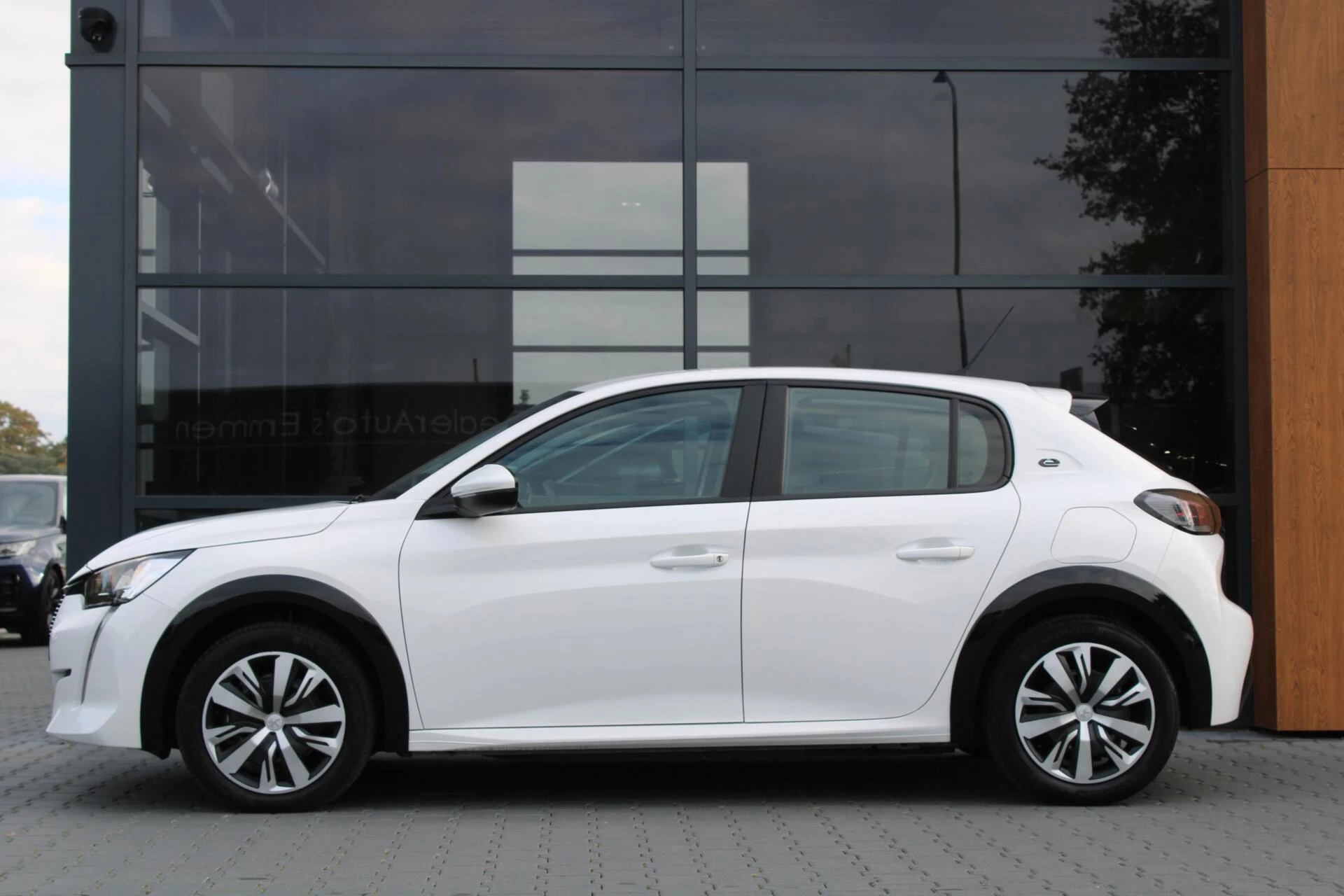 Hoofdafbeelding Peugeot e-208