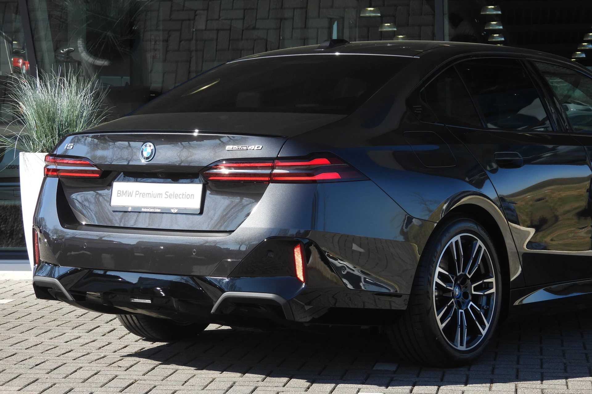 Hoofdafbeelding BMW i5