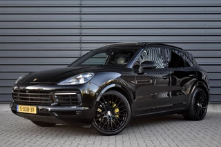 Porsche Cayenne 3.0 E-Hybrid 462pk | Panoramadak | 22'' Velgen | Matrix PDLS+ | Massage Stoelen | Trekhaak wegklapbaar | Bose |