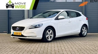 Volvo V40 T2 - 120pk Momentum | 121.000 km | Trekhaak Afnb. | Stoelverwarming | 1e eigenaar | Xenon |