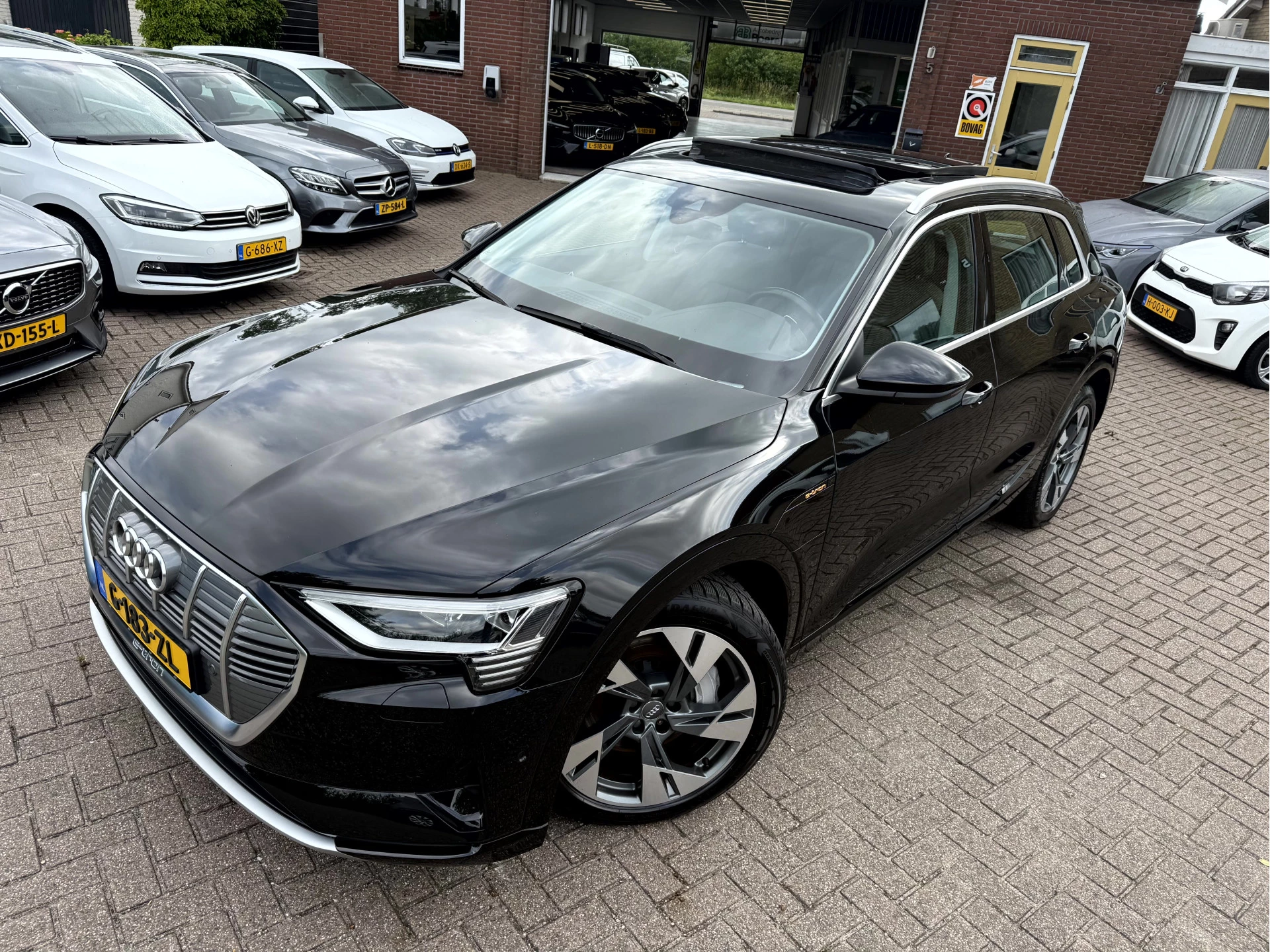 Hoofdafbeelding Audi e-tron