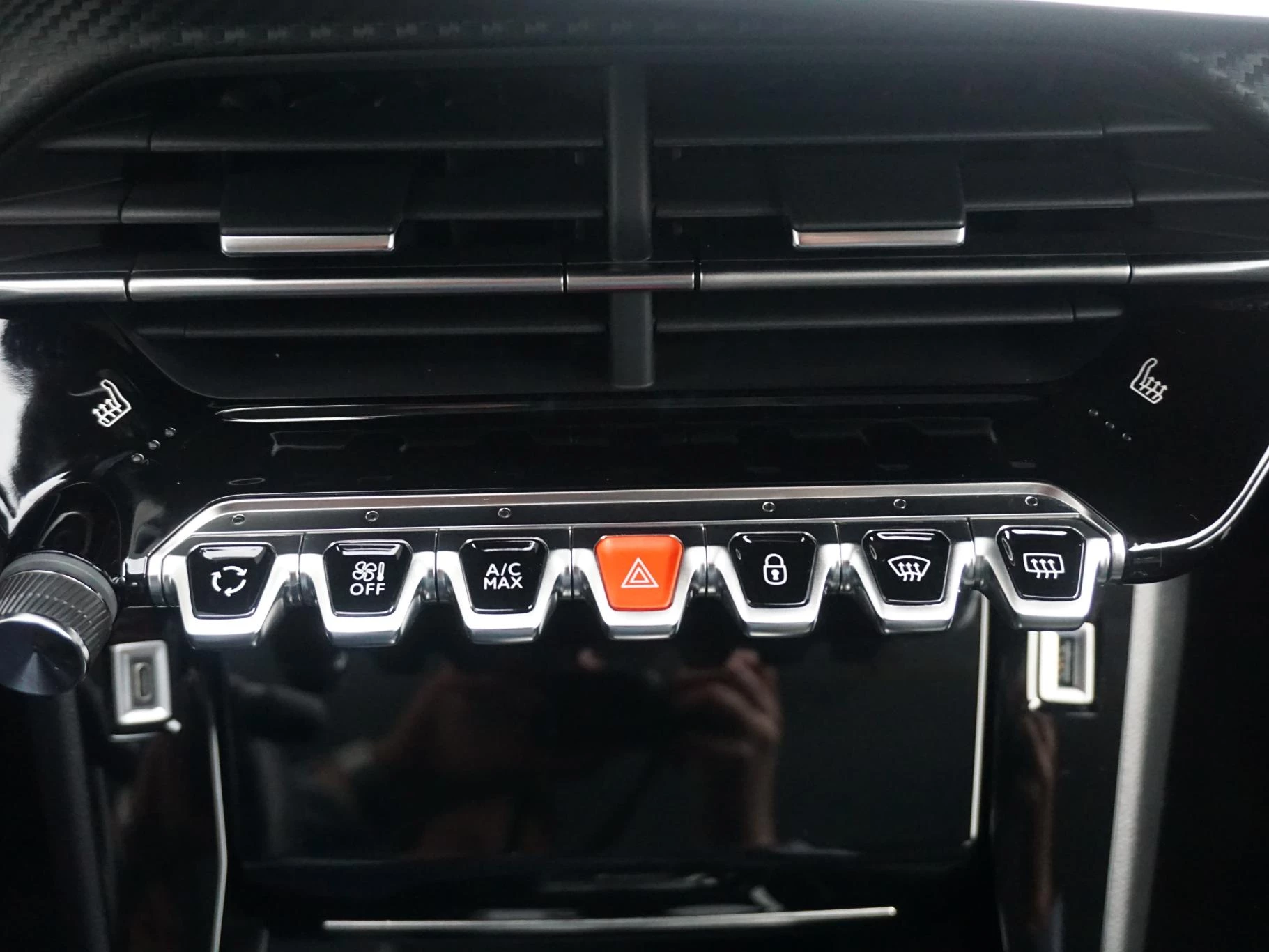 Hoofdafbeelding Peugeot e-208