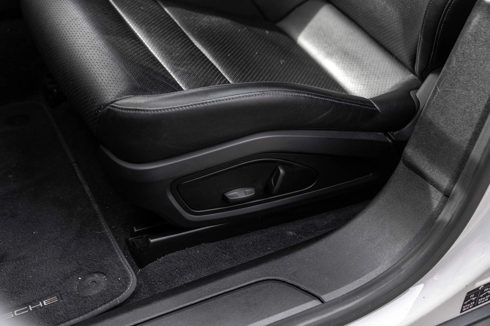 Hoofdafbeelding Porsche Taycan