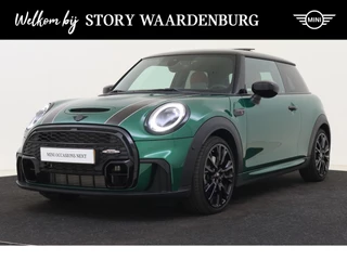 MINI Cooper S Hatchback JCW Automaat / Panoramadak / Harman Kardon / LED / Sportstoelen / Stoelverwarming / Cruise Control / Head-Up / Park Assistant