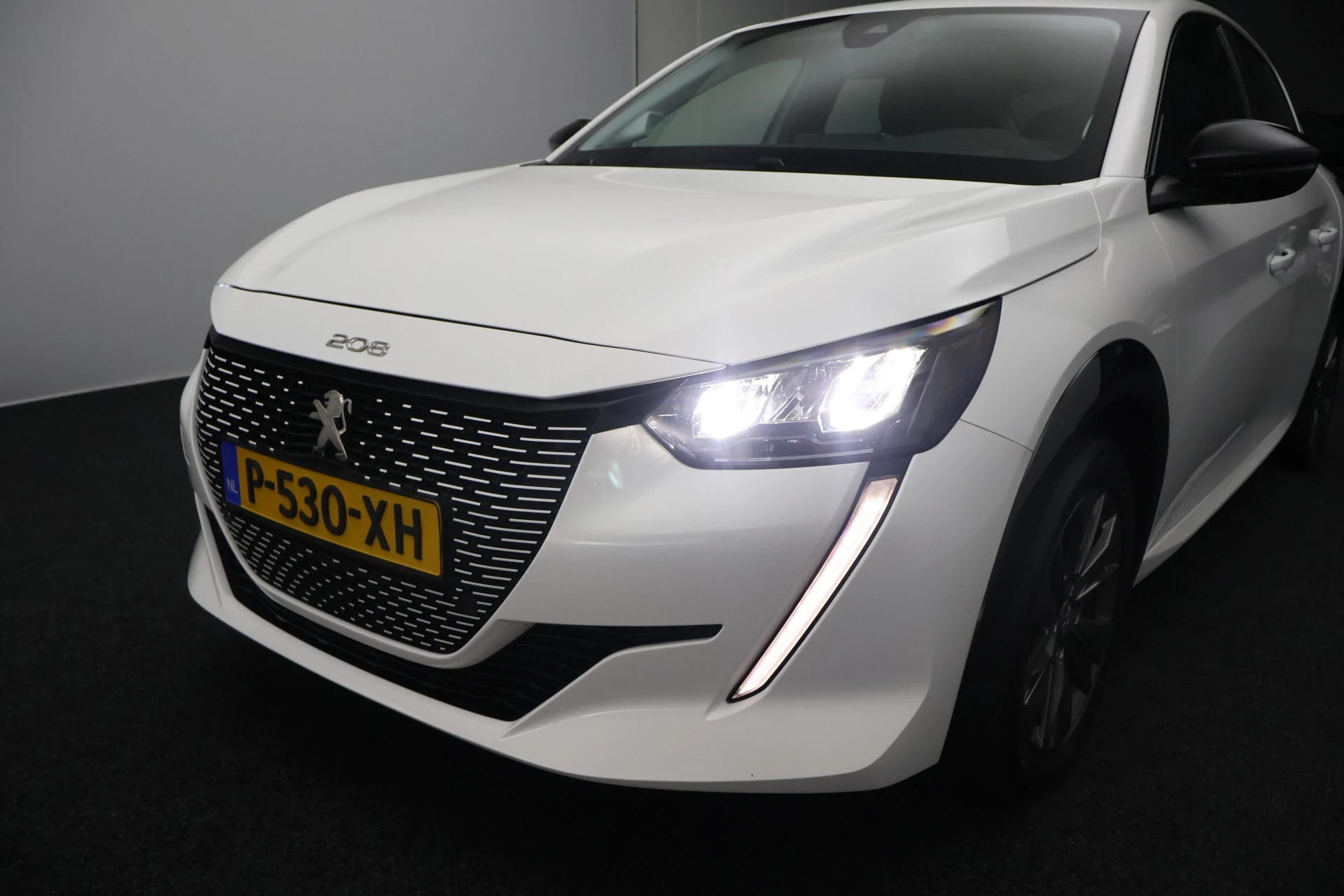 Hoofdafbeelding Peugeot e-208