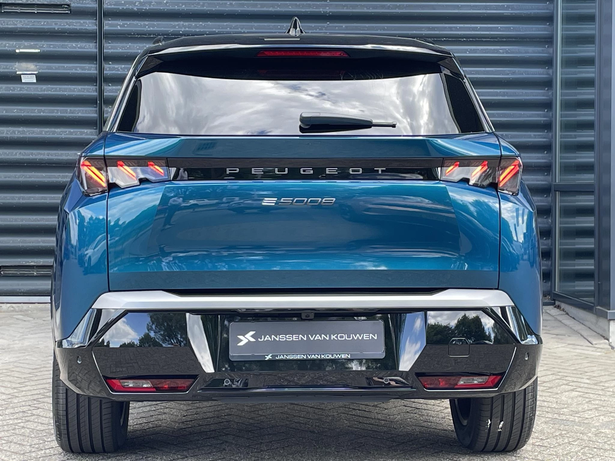 Hoofdafbeelding Peugeot e-5008
