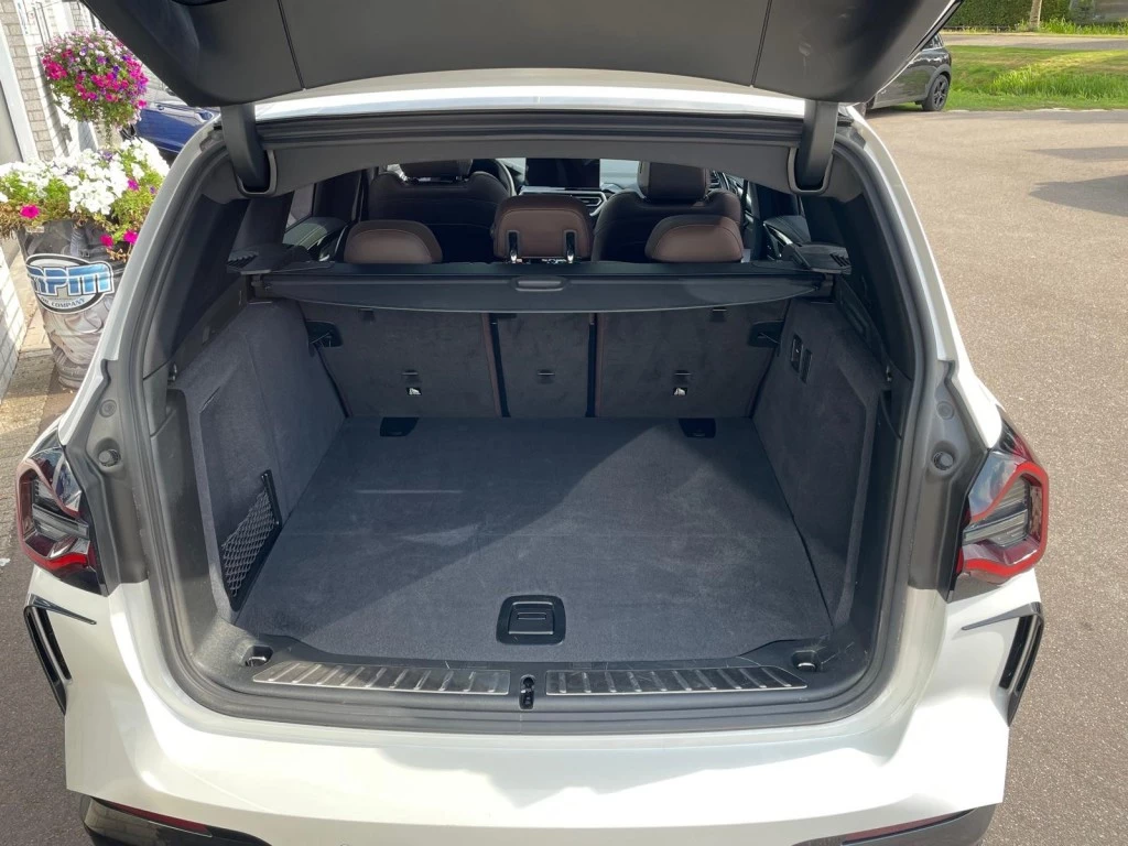 Hoofdafbeelding BMW iX3