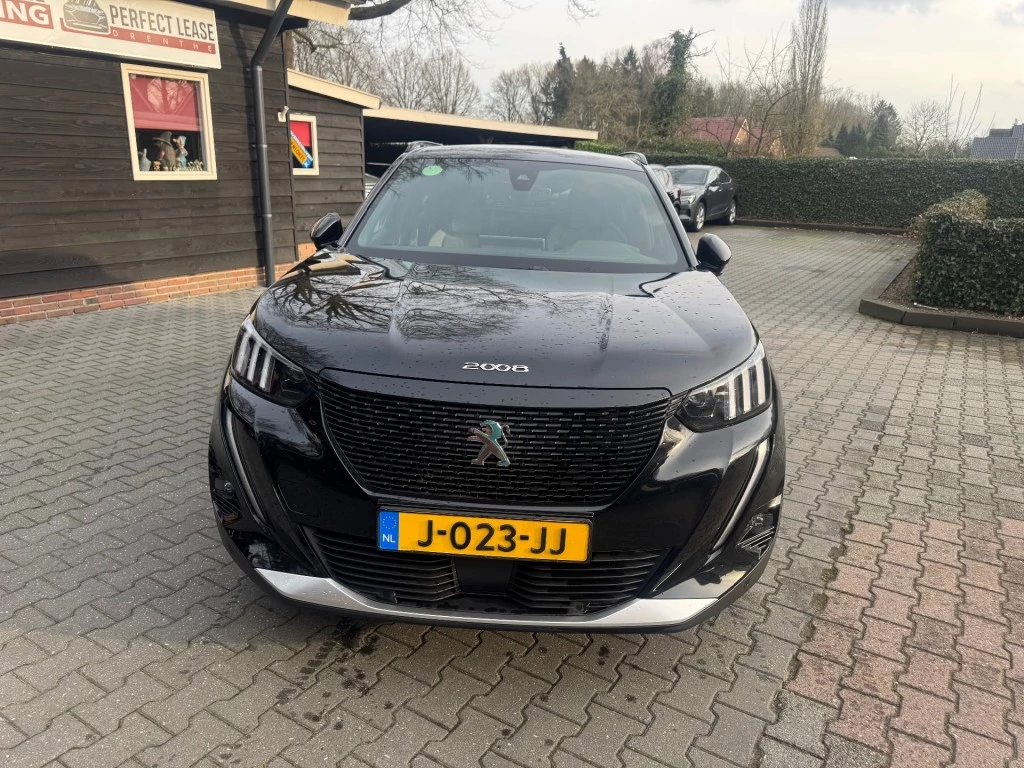 Hoofdafbeelding Peugeot e-2008