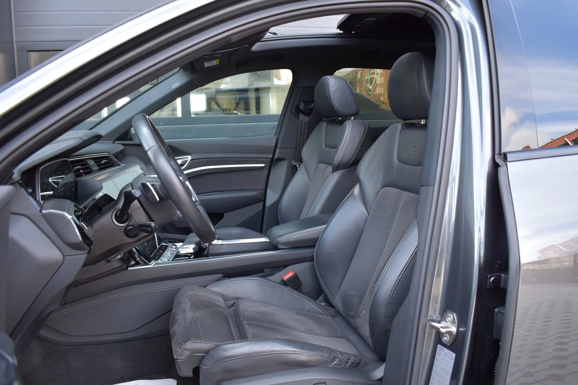 Hoofdafbeelding Audi e-tron