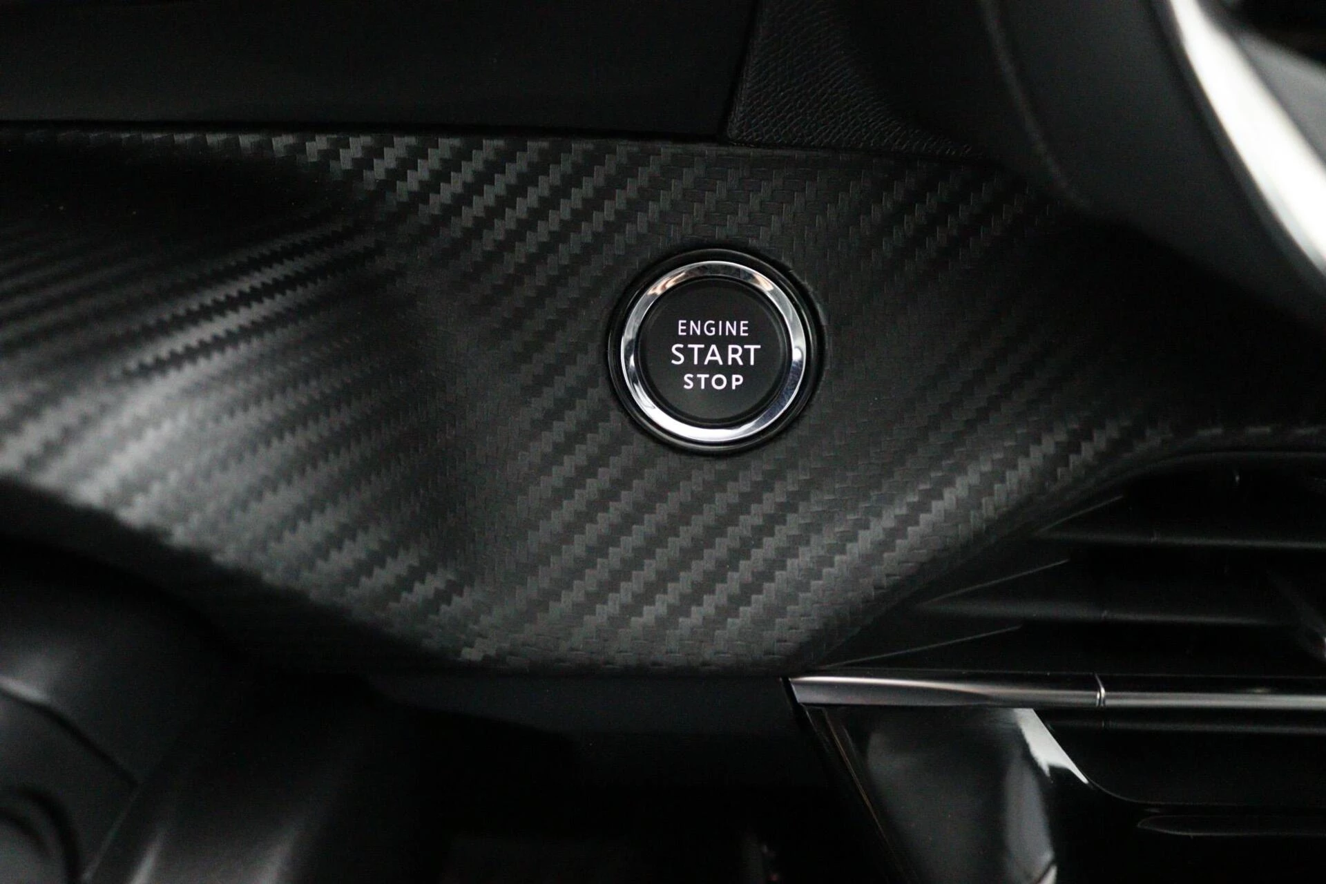 Hoofdafbeelding Peugeot e-2008