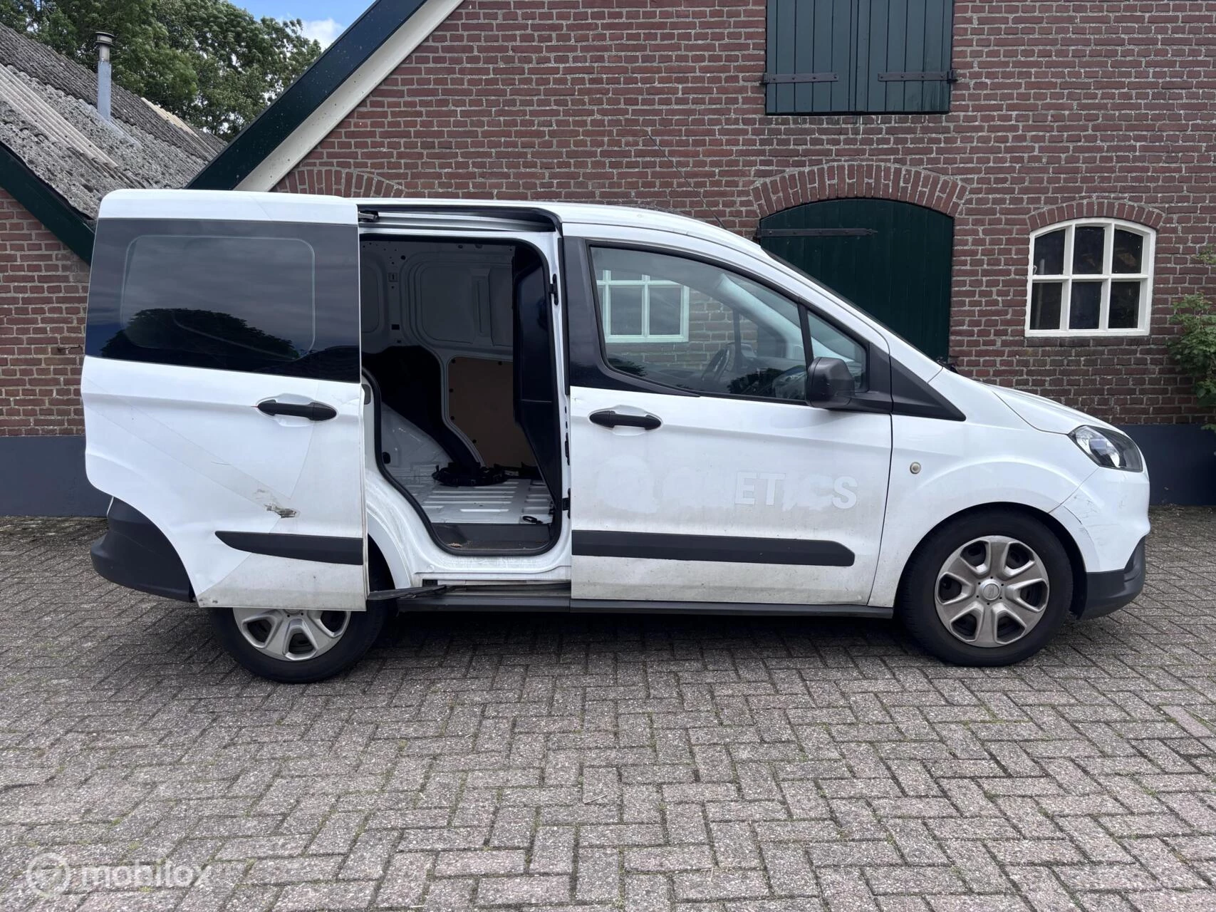 Hoofdafbeelding Ford Transit Courier