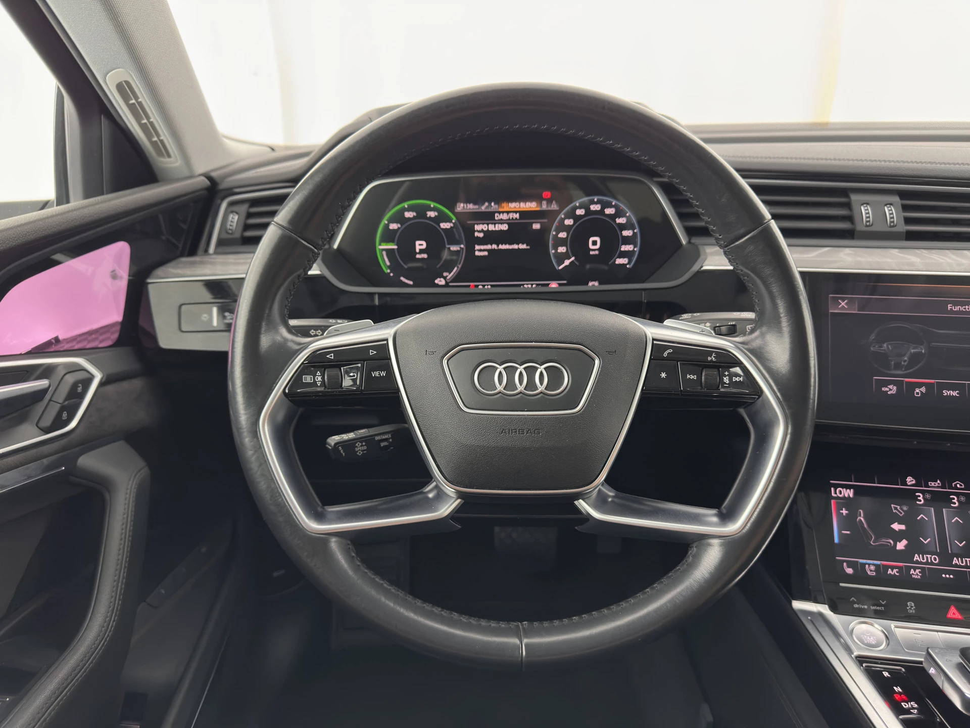 Hoofdafbeelding Audi e-tron