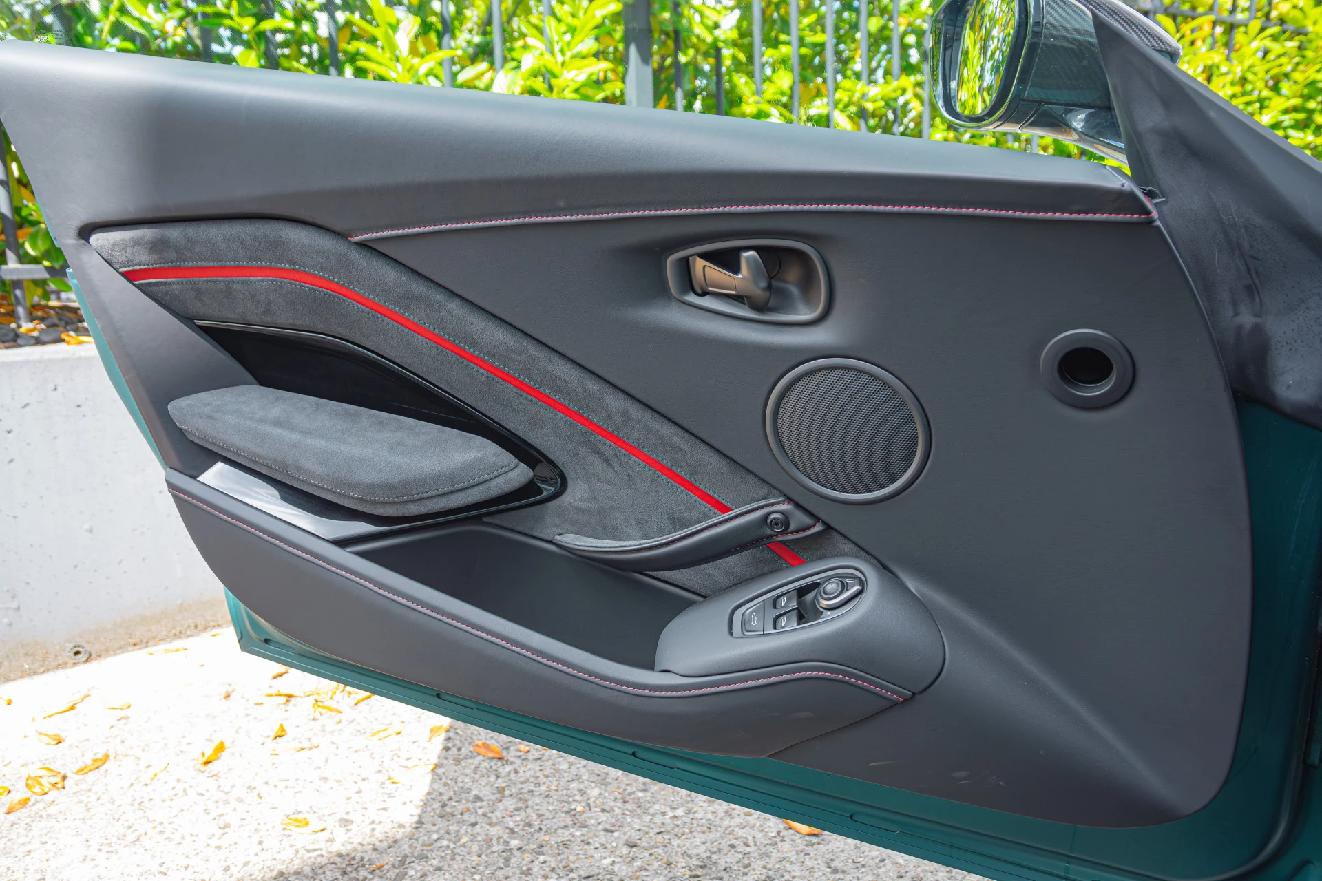 Hoofdafbeelding Aston Martin V8 Vantage