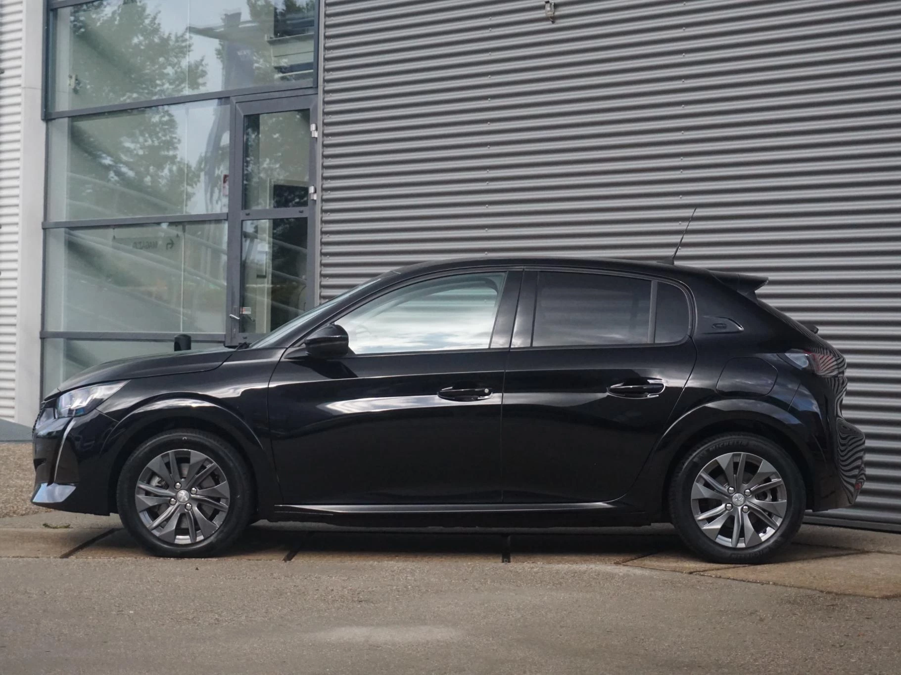 Hoofdafbeelding Peugeot e-208