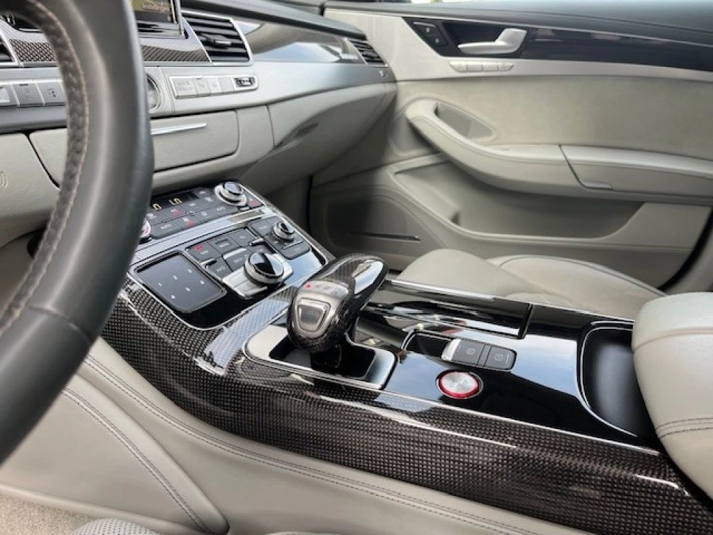 Hoofdafbeelding Audi S8