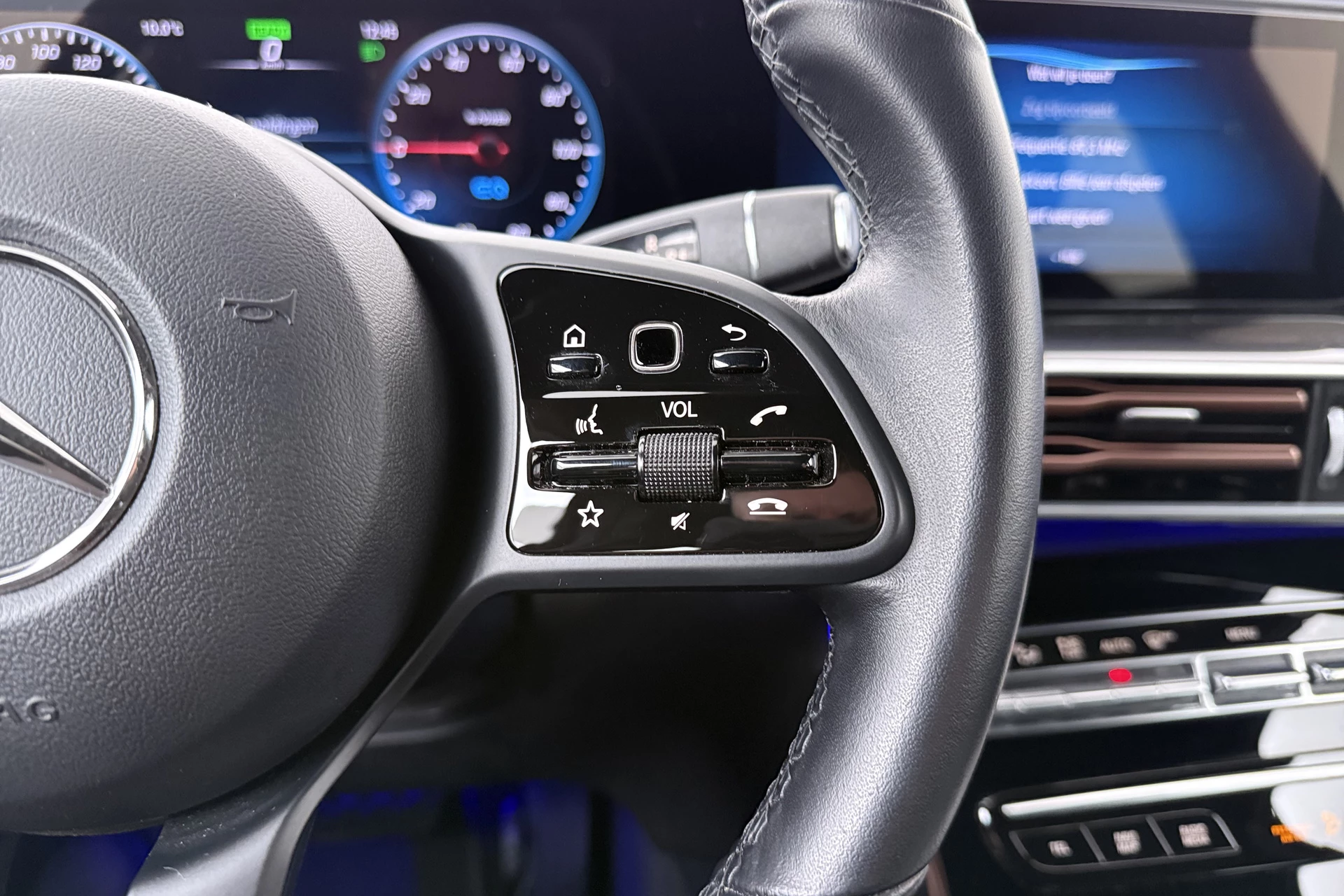 Hoofdafbeelding Mercedes-Benz EQC