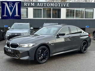 BMW 3-serie 330e High Executive  VAN: €45.900,- VOOR: €41.877,- UW EINDEJAARSVOORDEEL: €4.023| M SPORT | SCHUIFDAK | LEDER | HARMAN KARDON | LASER LED | ELECTR STOELEN | KEYLESS | HEAD UP| DODE HOEK HERKENNING | STUURWIEL VERWARMING