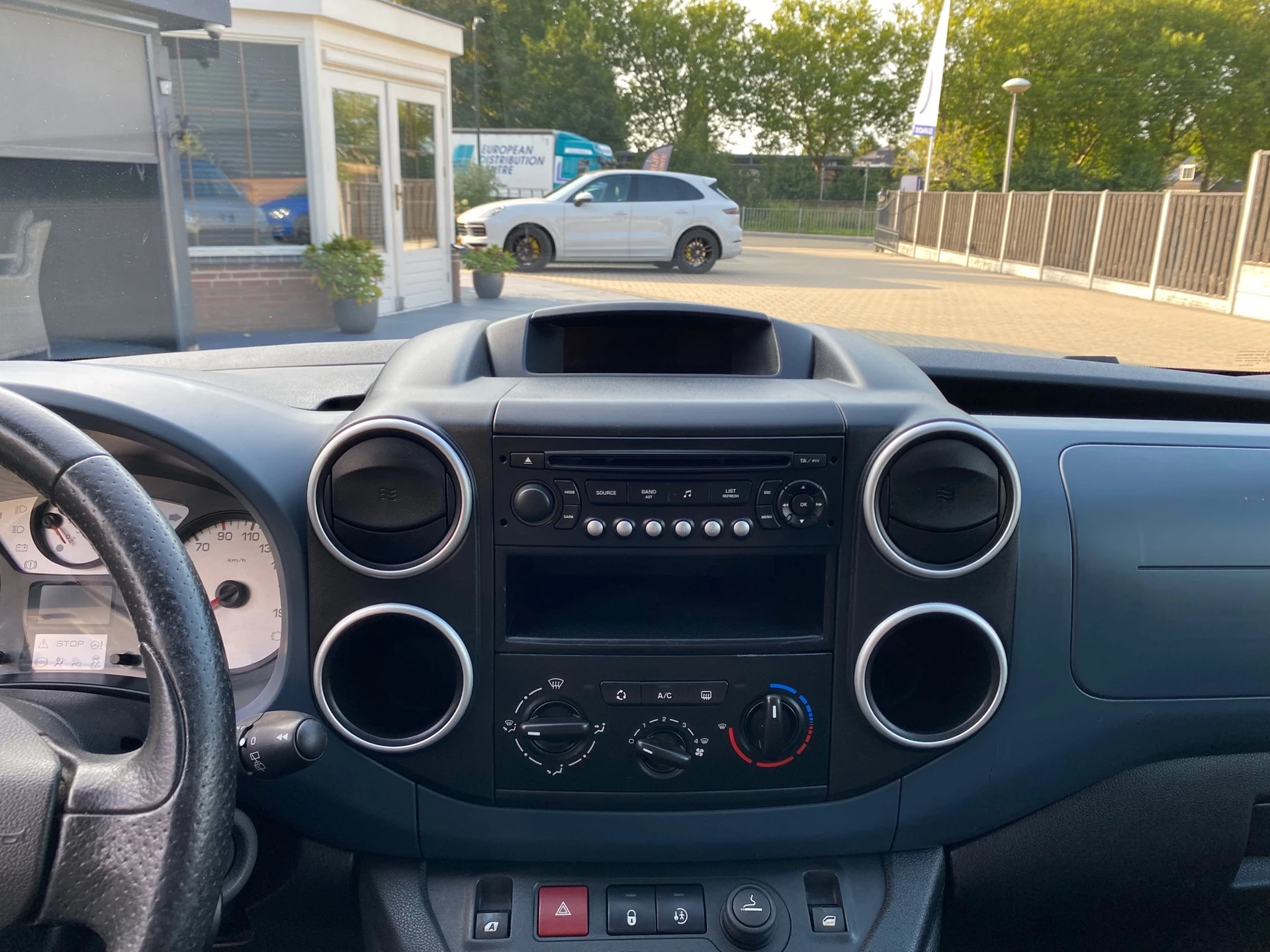 Hoofdafbeelding Peugeot Partner