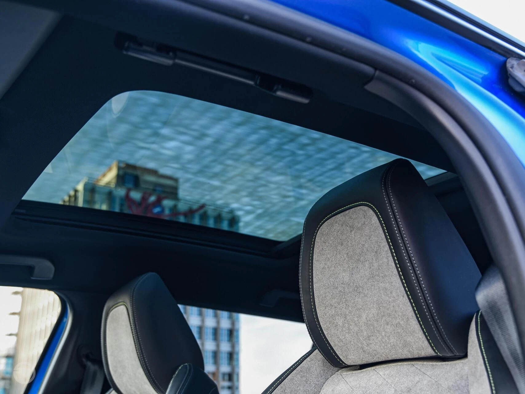 Hoofdafbeelding Peugeot e-2008