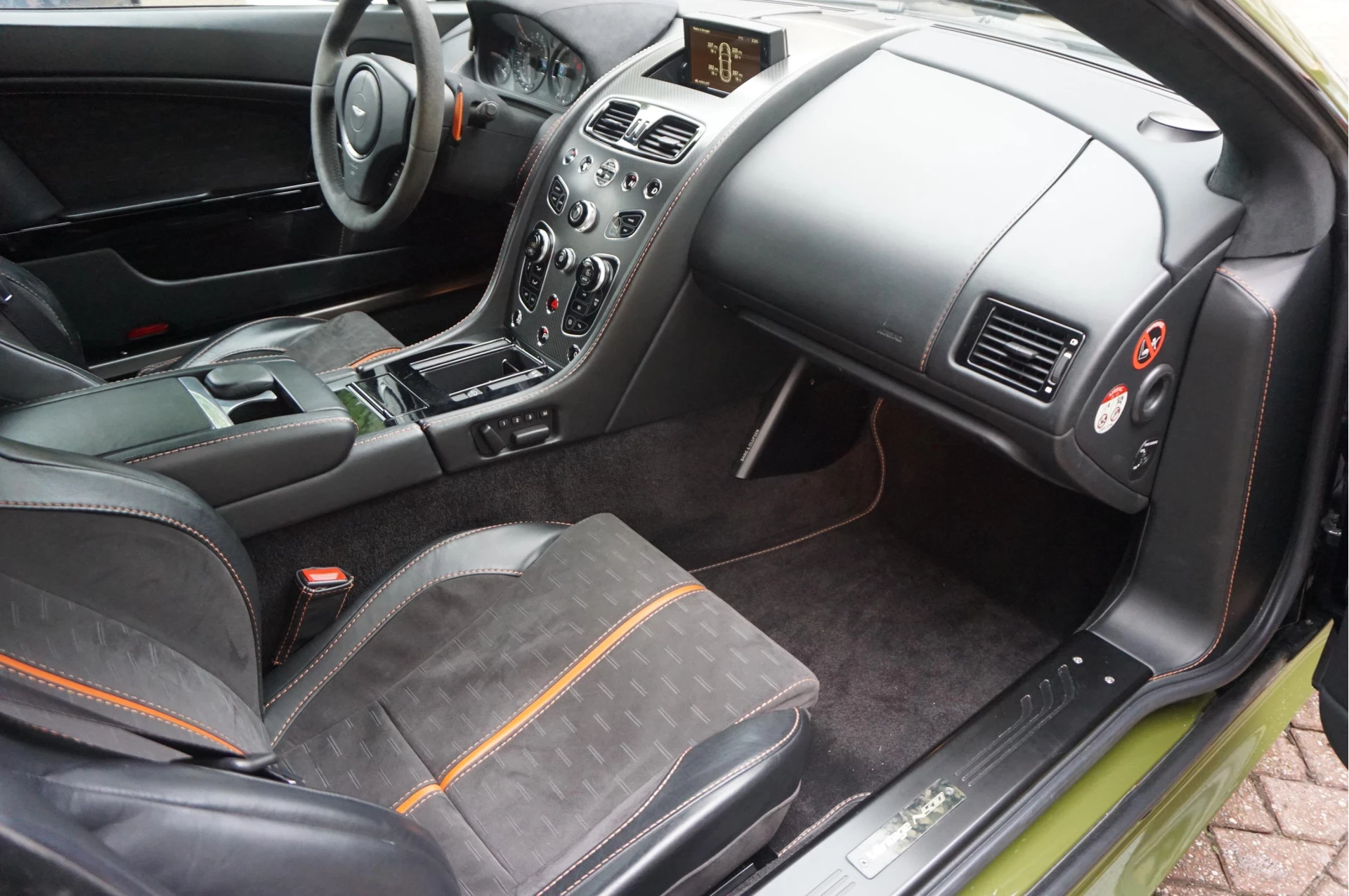 Hoofdafbeelding Aston Martin V8 Vantage