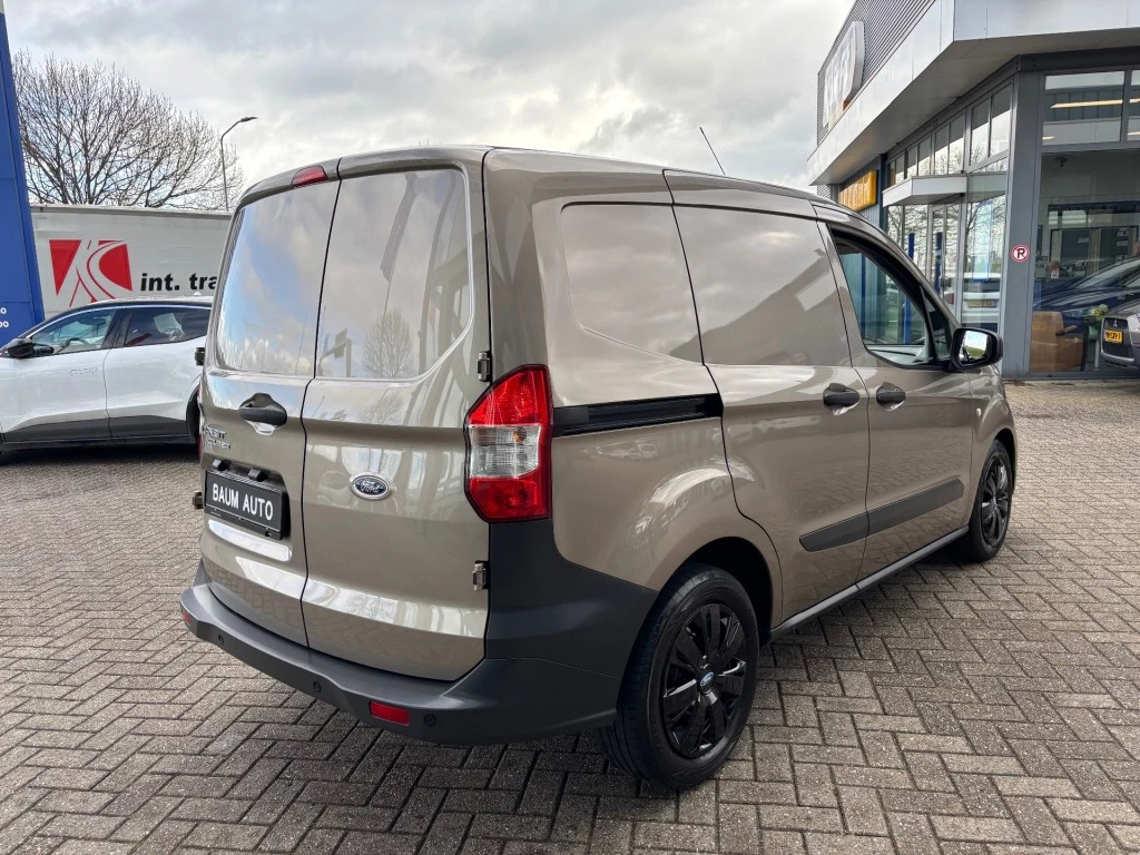 Hoofdafbeelding Ford Transit Courier