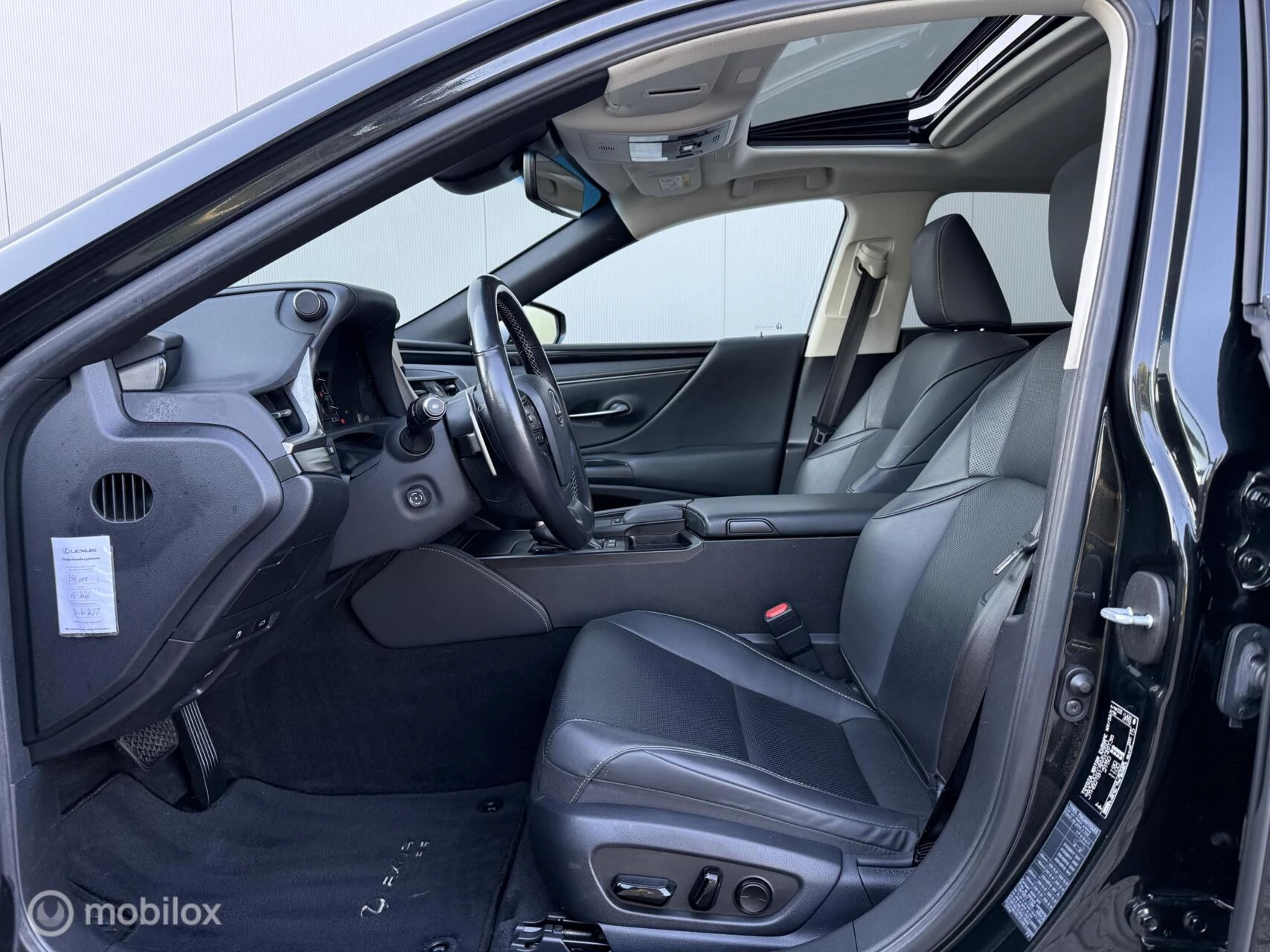 Hoofdafbeelding Lexus ES
