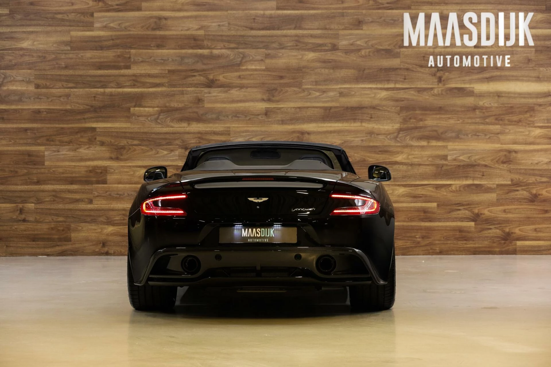 Hoofdafbeelding Aston Martin V12 Vanquish