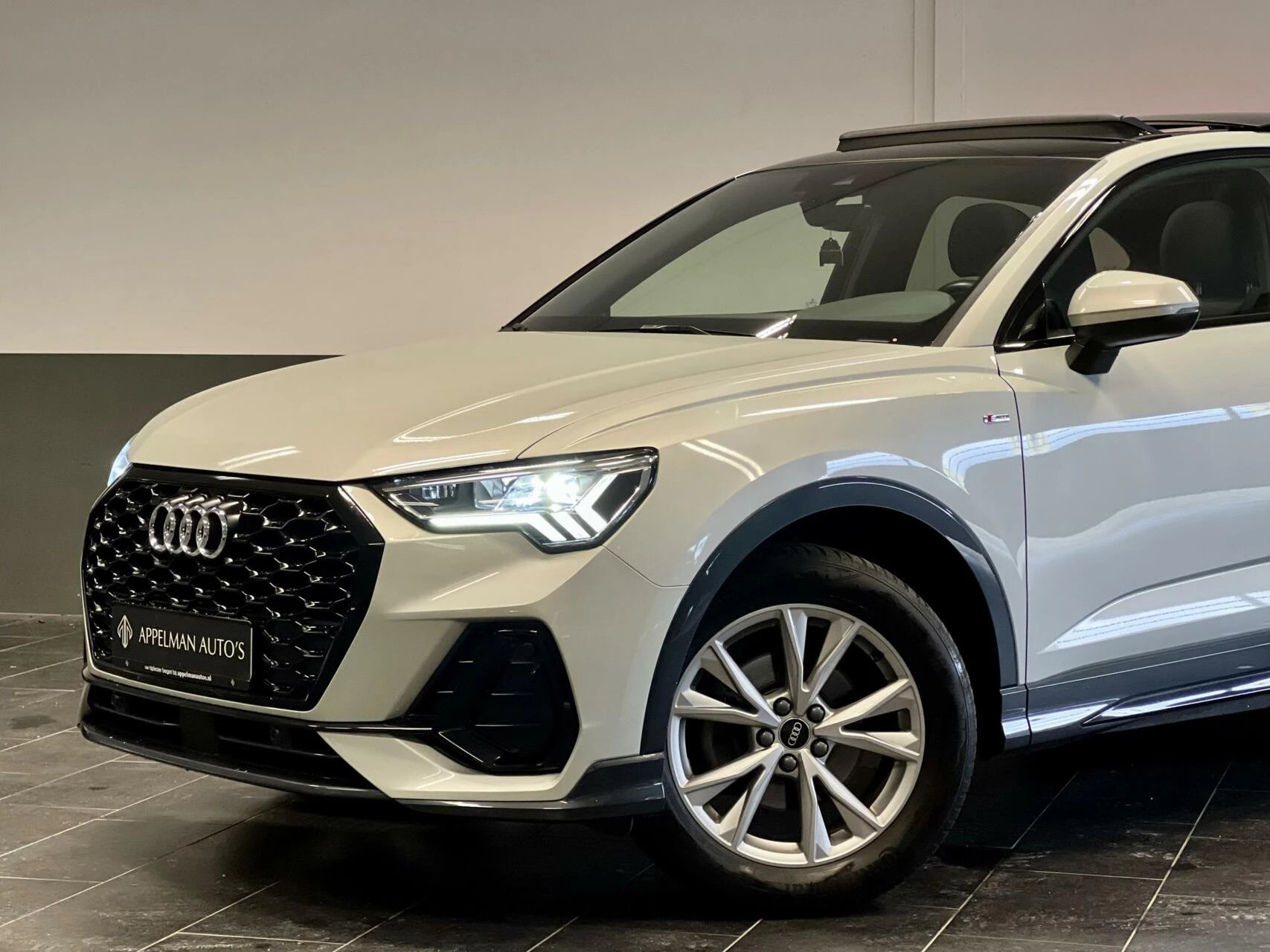 Hoofdafbeelding Audi Q3