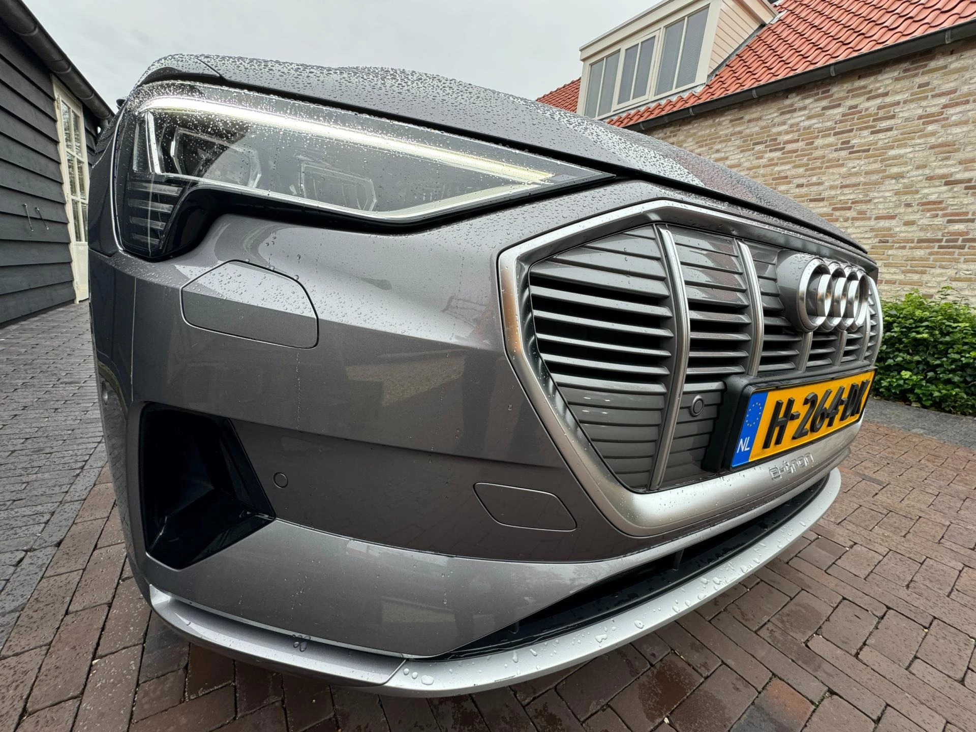 Hoofdafbeelding Audi e-tron