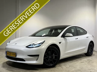 Tesla Model 3 Standard RWD Plus 60 kWh | Navigatiesysteem | LM Velgen 18" | Panoramadak | Voorstoelen Verwarmd | Cruise Control | Airco |