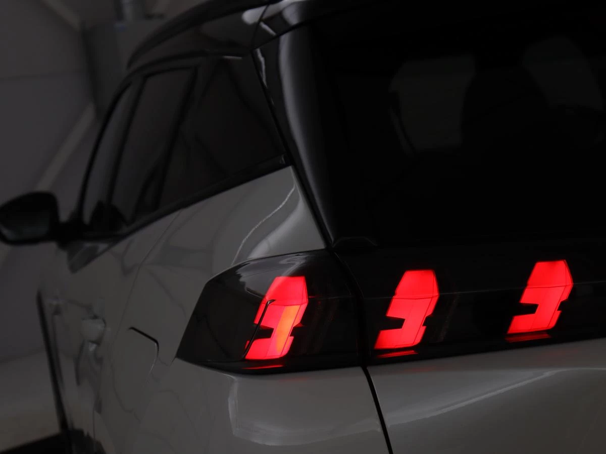 Hoofdafbeelding Peugeot e-2008