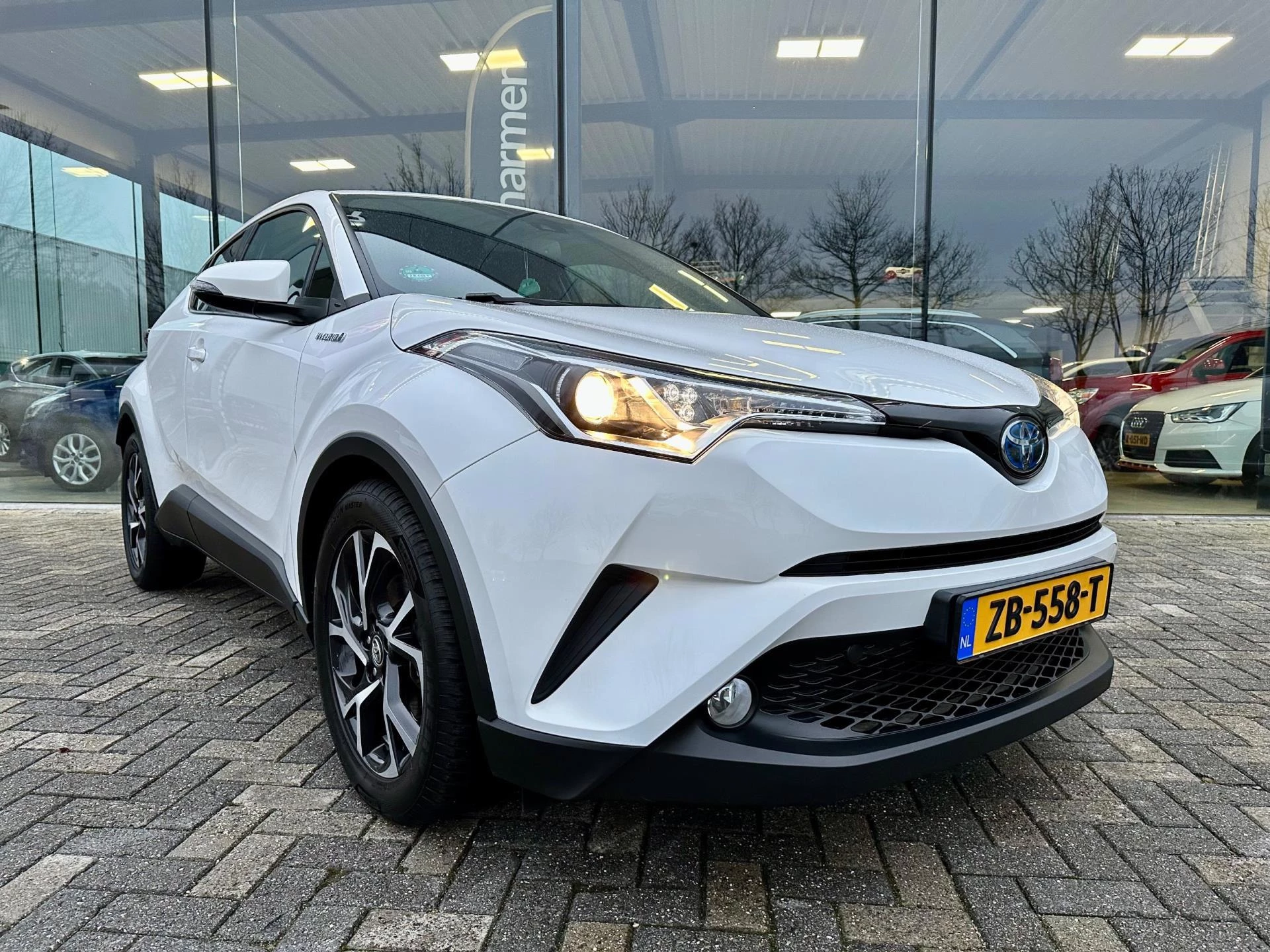 Hoofdafbeelding Toyota C-HR