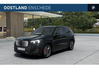 BMW iX1 eDrive20 M Sport / Trekhaak / Panoramadak / Sportstoelen / Comfort Access / Adaptieve LED / Harman-Kardon