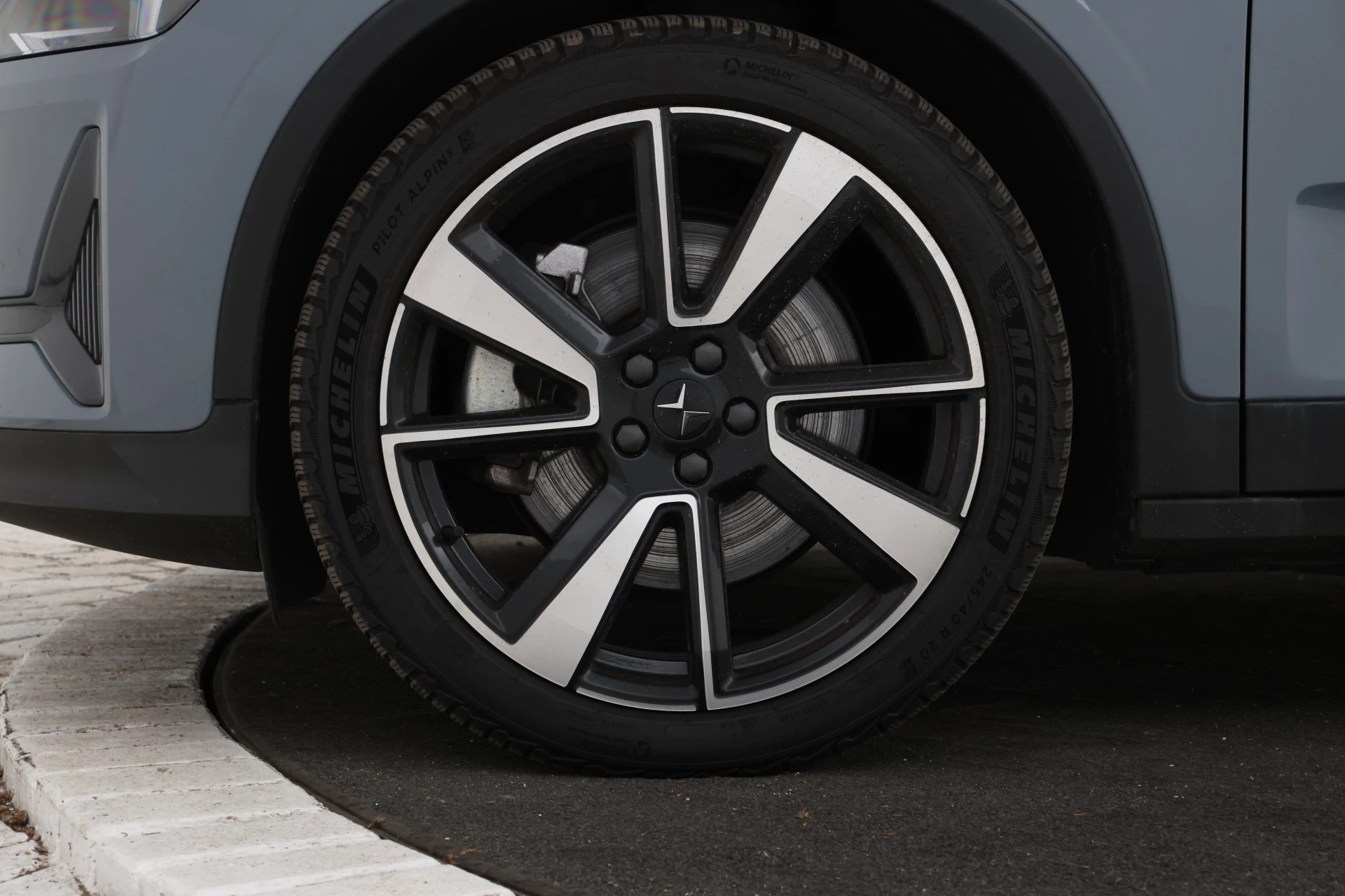 Hoofdafbeelding Polestar 2