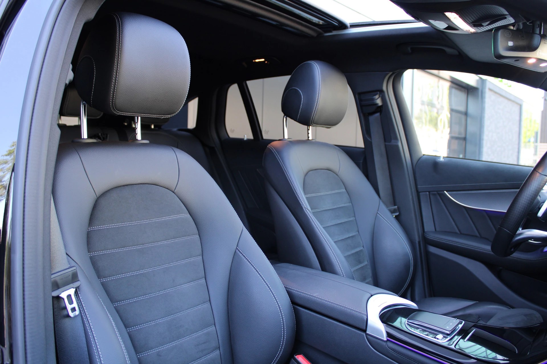 Hoofdafbeelding Mercedes-Benz EQC