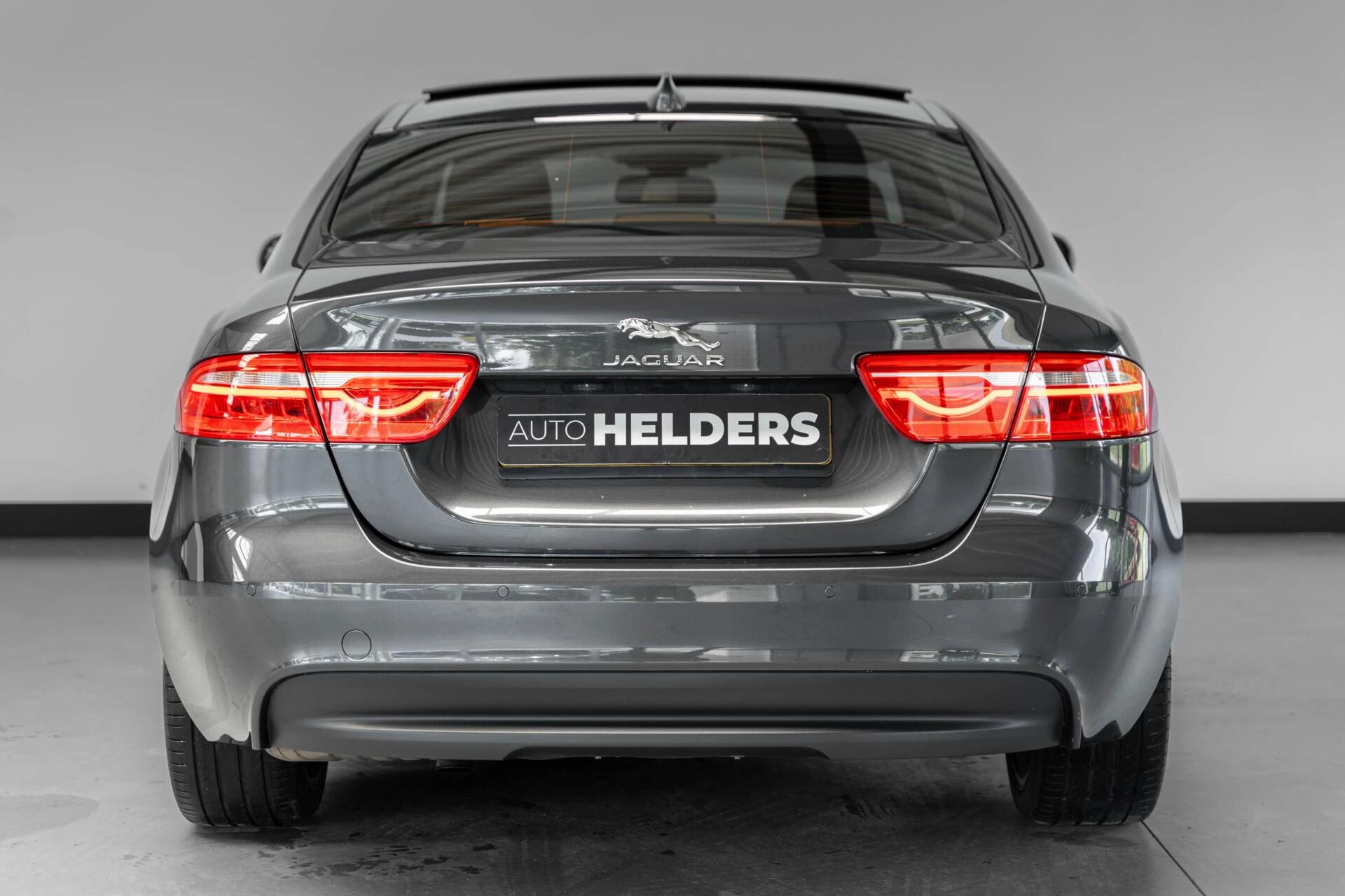 Hoofdafbeelding Jaguar XE
