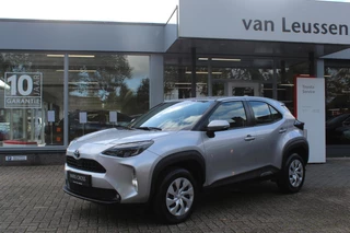 Toyota Yaris Cross 1.5 HYBRID AD-CRUISE CLIMA ALL SEASONBANDEN APPLE/ANDROID PAS.STOEL IN HOOGTE VERSTELBAAR