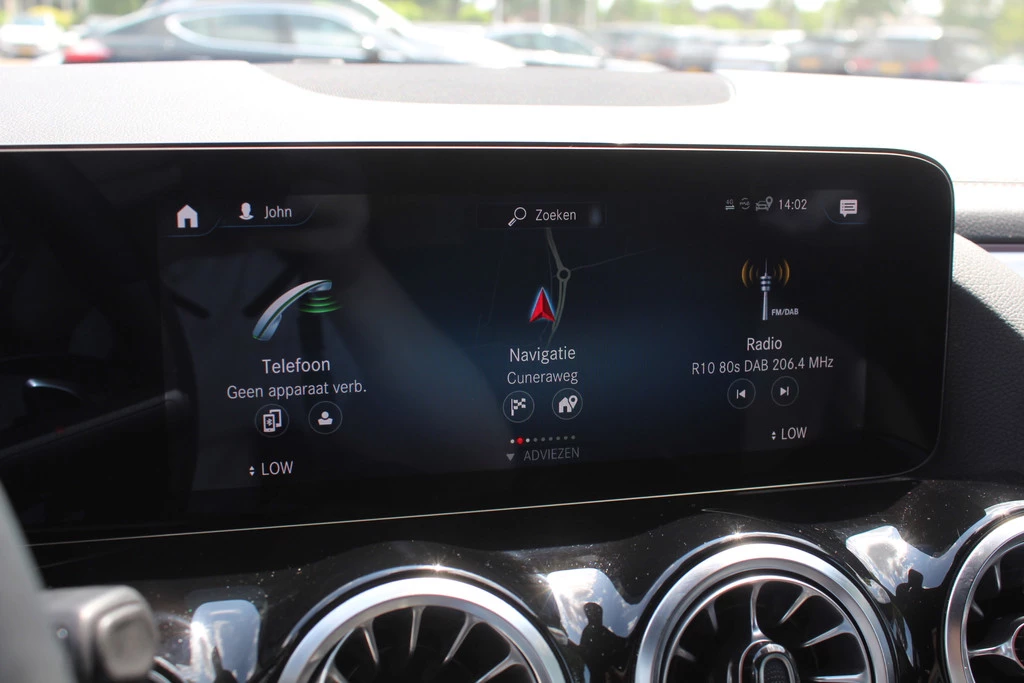 Hoofdafbeelding Mercedes-Benz EQA